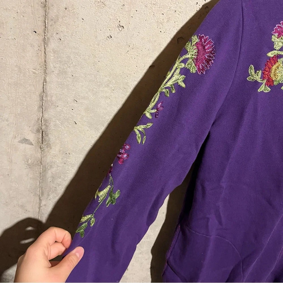 Sara Studio Embroidered Floral Purple Full Zip Sweatshirt Size Large - Picture 3 of 11